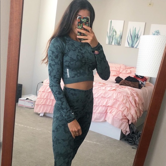 Gymshark Tops - Worn once! Gymshark set
